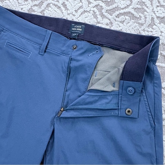 J. Crew Men’s 7” Tech Shorts - Picture 5 of 11